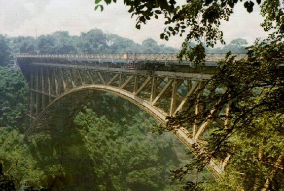 Victoria_Falls_Bridge_over_Zambesi